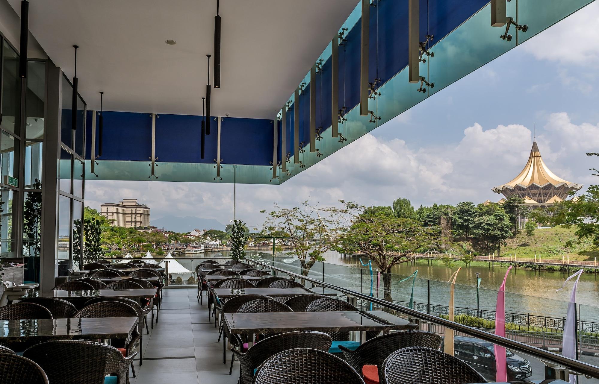 Astana Wing - Riverside Majestic Hotel Kuching Eksteriør bilde