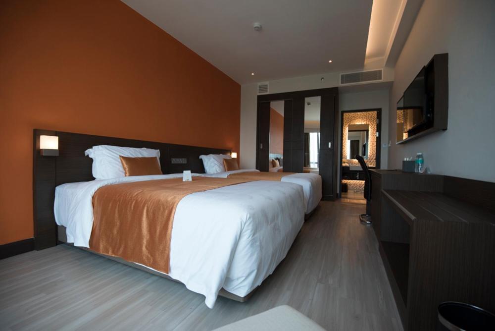 Astana Wing - Riverside Majestic Hotel Kuching Eksteriør bilde